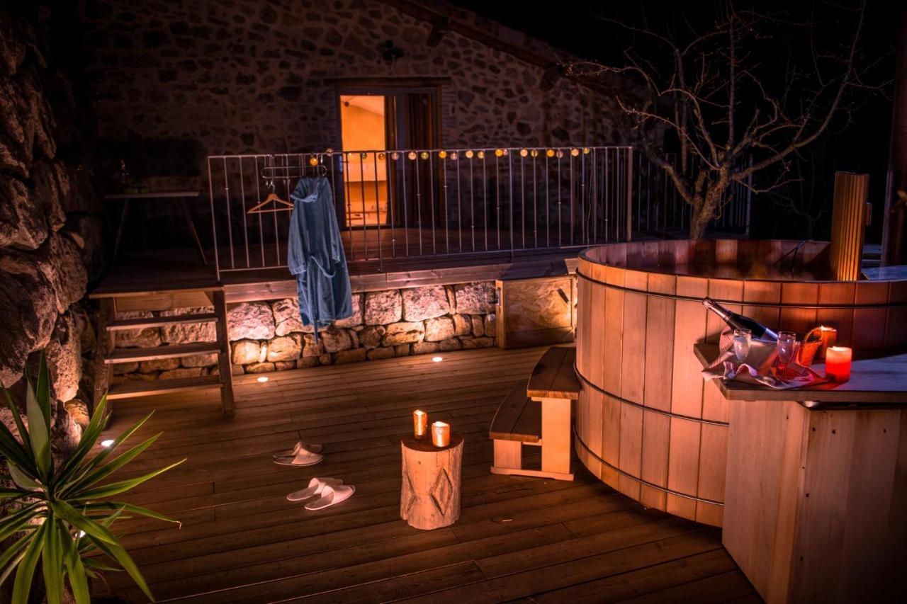 Gites De L'Alouette Boffres ภายนอก รูปภาพ